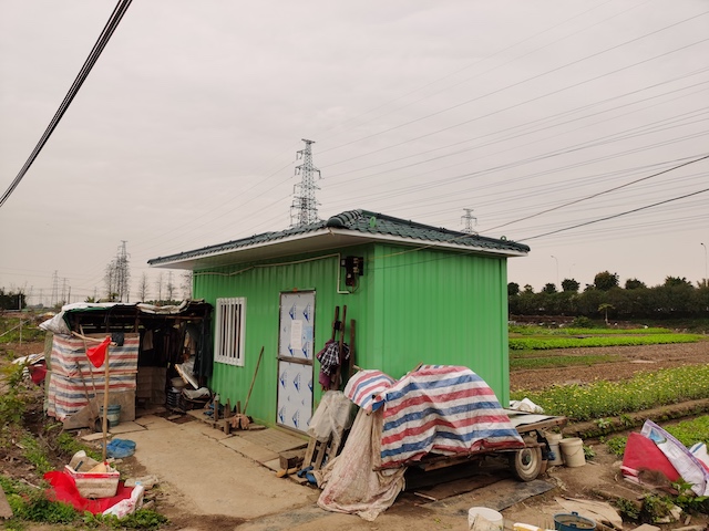 农村玉米秸秆窝棚,石棉瓦窝棚