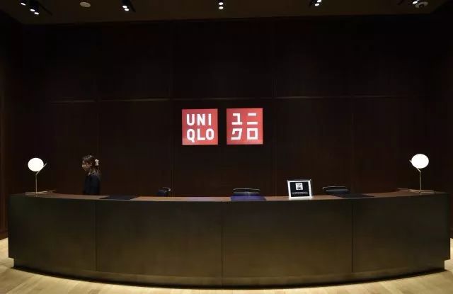 zara母公司计划关闭1200家门店,zara换设计师了吗