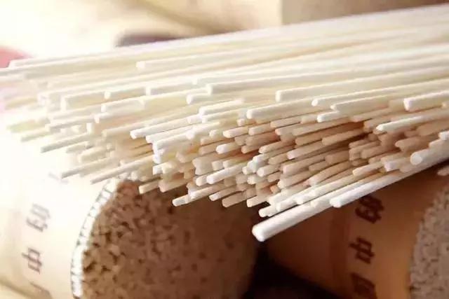 做餐饮品牌加盟店有哪些招商渠道,餐饮加盟项目招商会方案