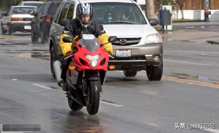 新手下雨天骑电动车注意事项,冬季骑摩托车注意事项有哪些