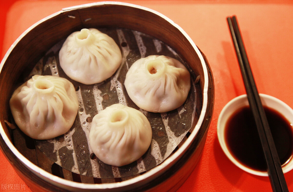 小笼包怎么做才能鲜嫩多汁,小笼包如何做得多汁