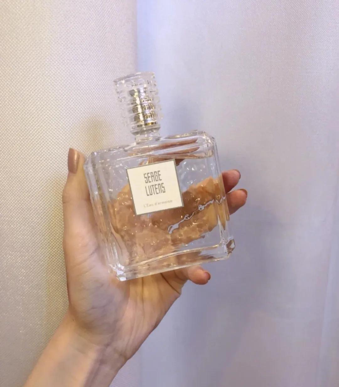 谈恋爱应不应该送女朋友礼物,谈恋爱该不该收男生的礼物