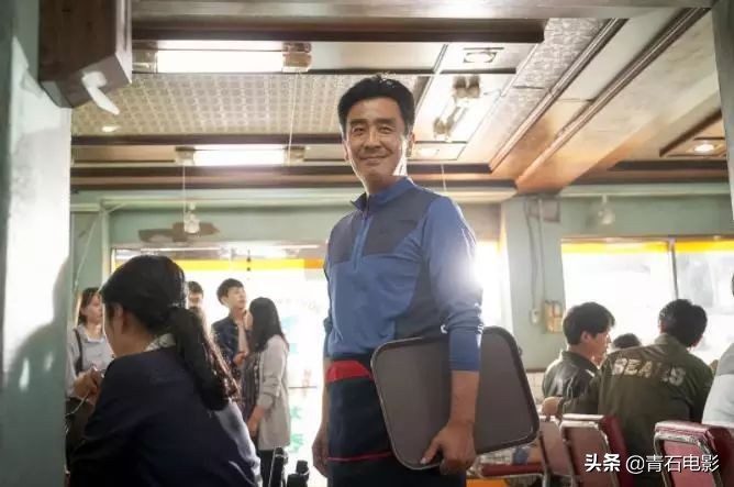 学习港片成韩国新任影史票房冠军，男主连续3年作品都破千万人次