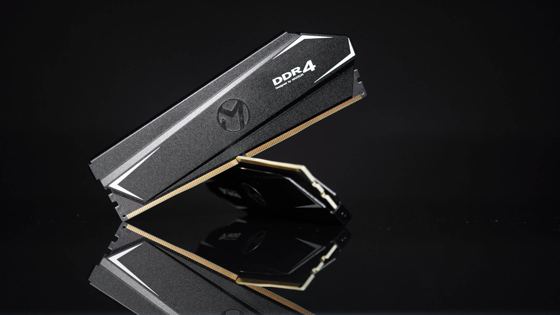 机箱玻璃侧板有必要换亚克力的吗,亚克力侧板对itx机箱影响大吗