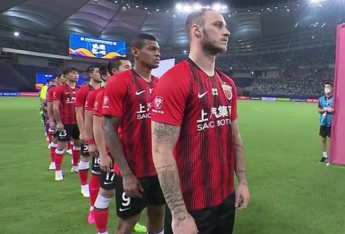 马宁裁判怒指十二码剪辑,马宁争议判罚北京国安