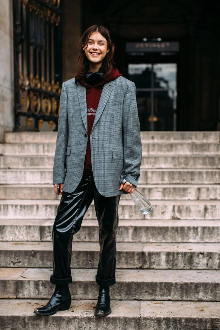 今年最流行的短袖搭外套,外套里面穿t恤