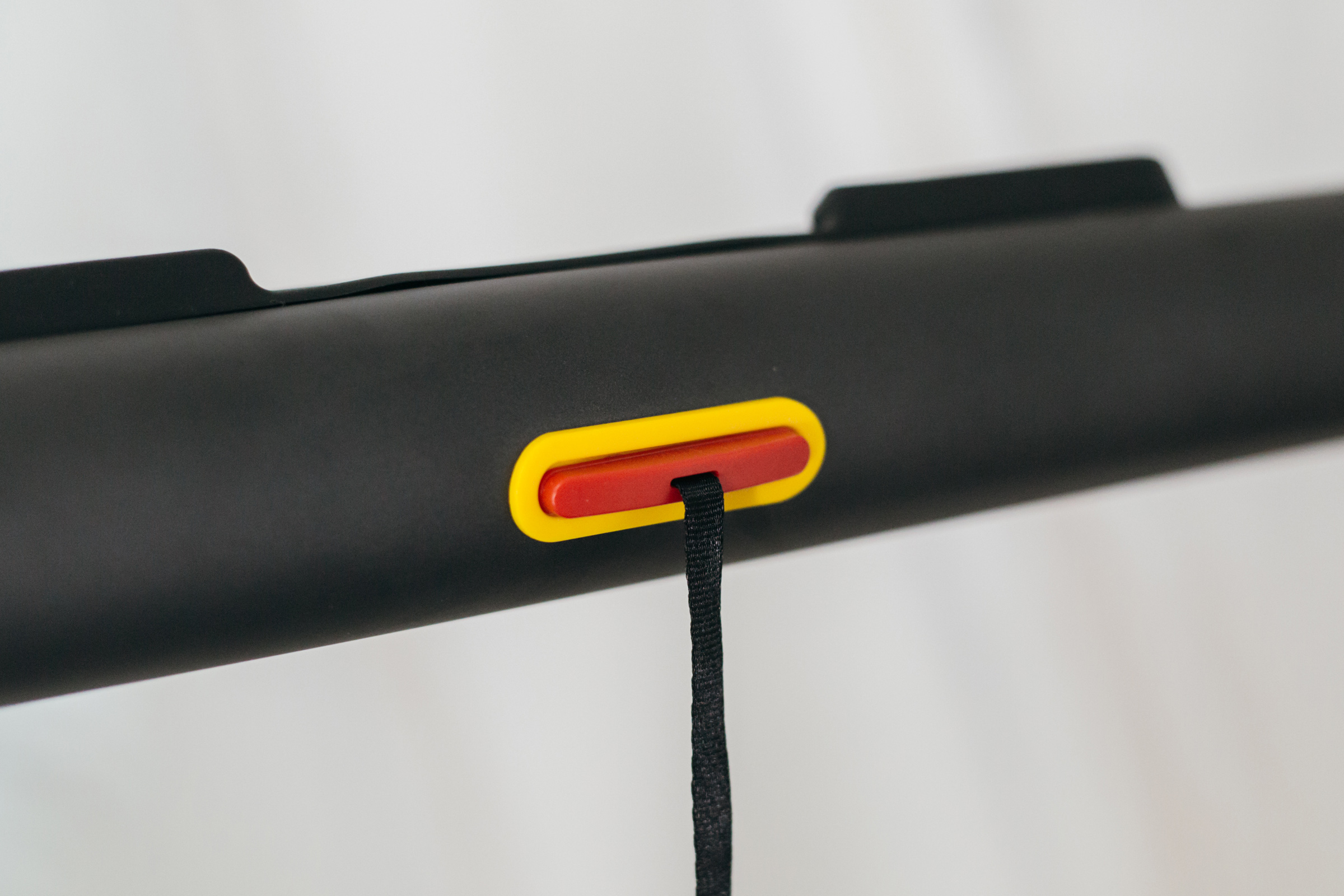 灏忛噾鏅鸿兘鎶樺彔璺戞鏈簁12pro,濂崇敓蹇箰鍚戝墠鍐茶窇姝ユ満