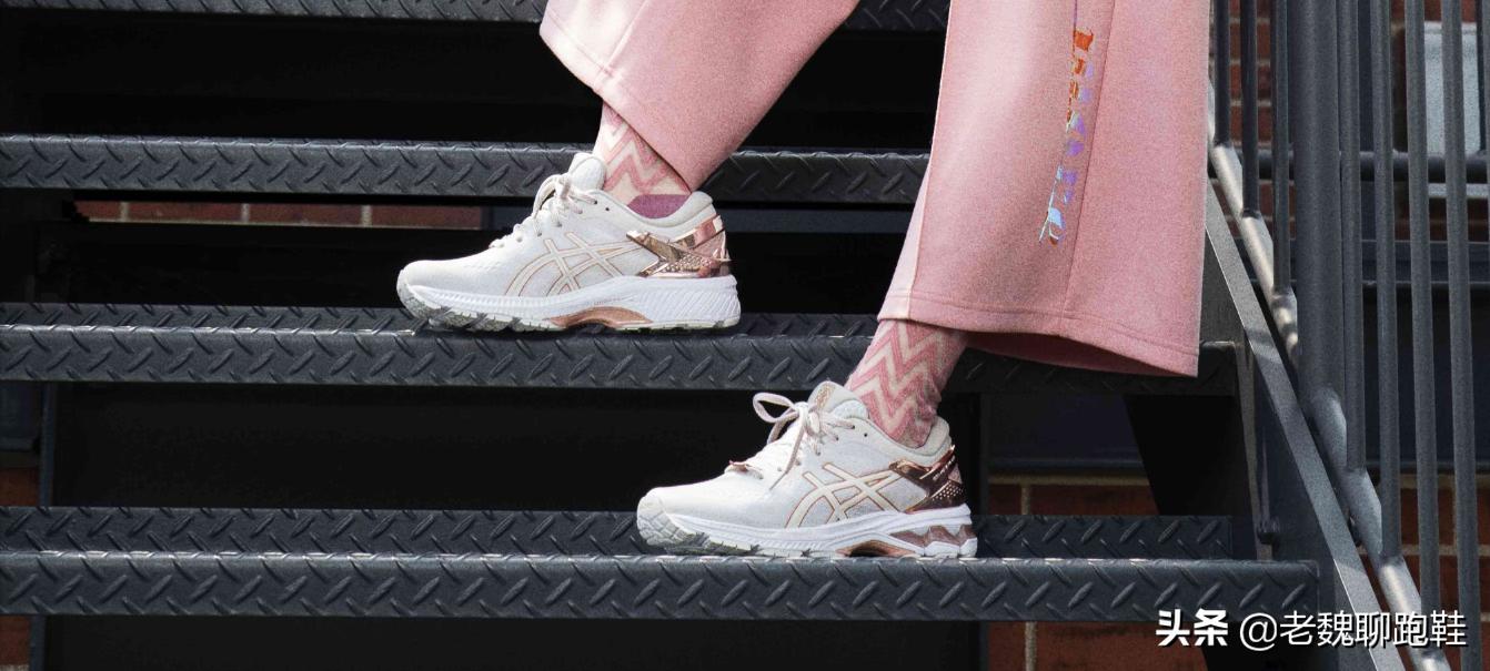 就算是慢跑鞋之王,也顶不住了:全年亏损1.5亿,连续4年下滑