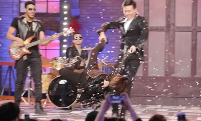 柳岩，一个被胸毁掉的女人