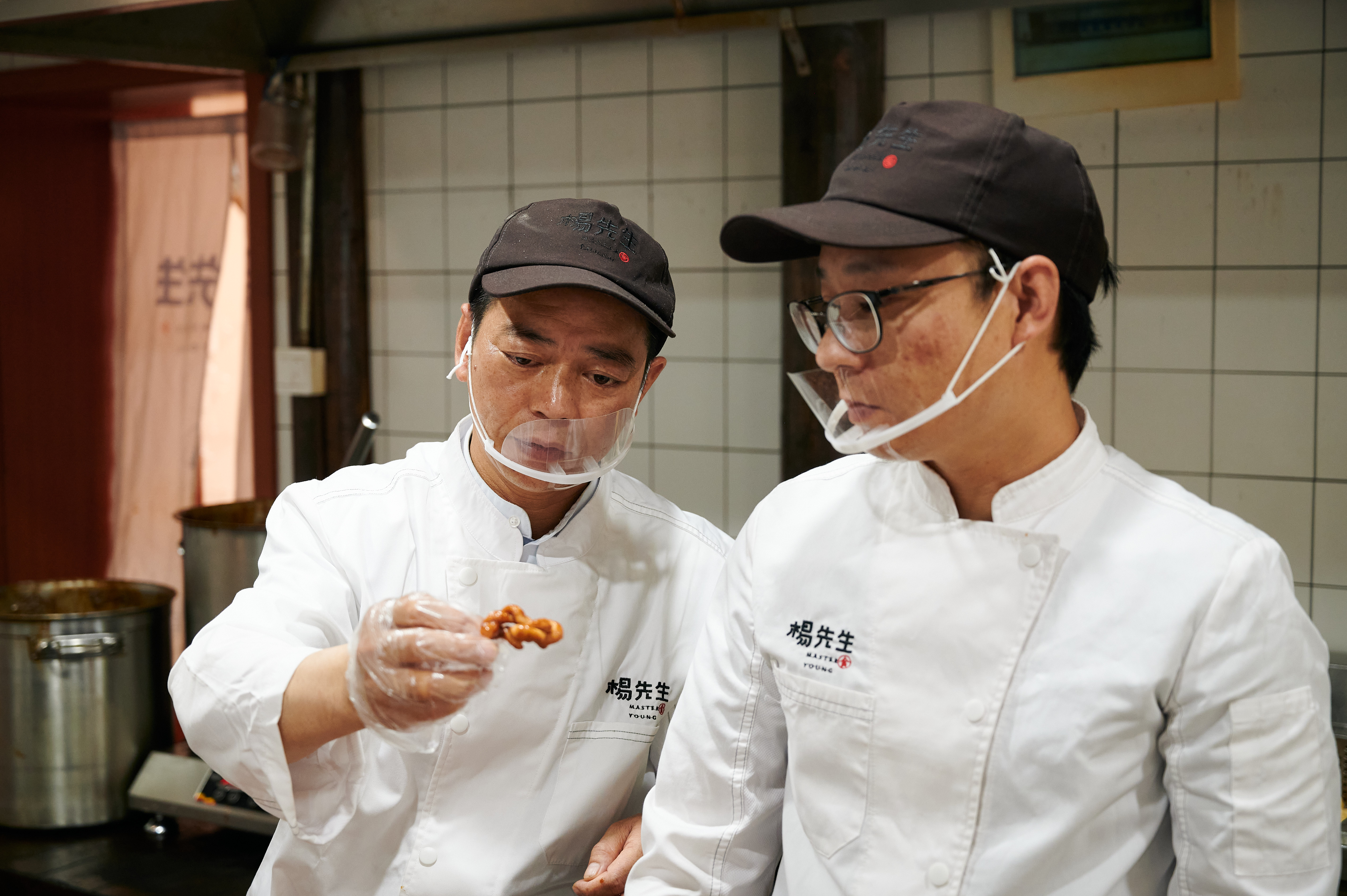 花千万建非遗糕点体验馆，手艺人在抖音电商818新潮好物节带货