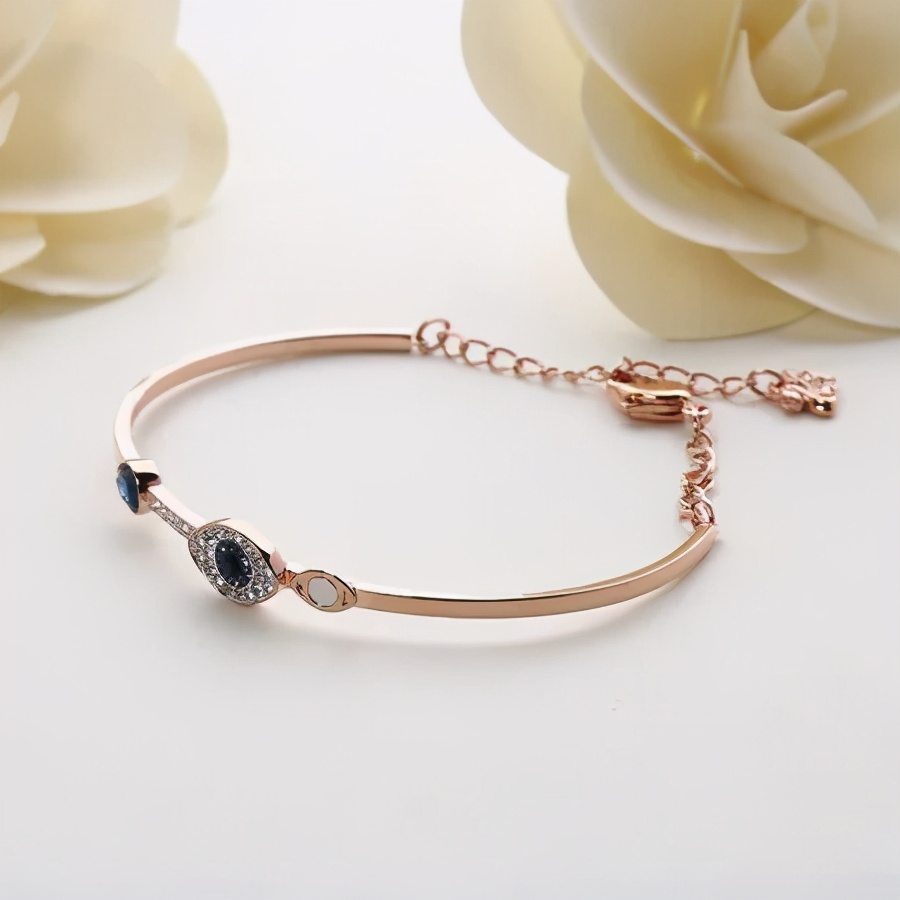 气质女生适合戴什么首饰,施华洛世奇粉色蓝色哪款好看