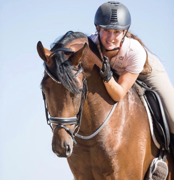 拜仁棋牌室创始人：二娃和她的爱妻丽莎