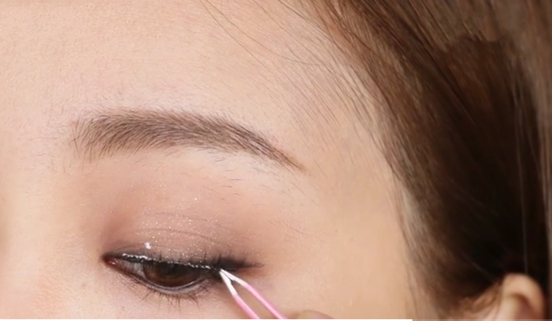 睫毛膏容易刷多怎么解决,睫毛膏刷成苍蝇腿怎么补救