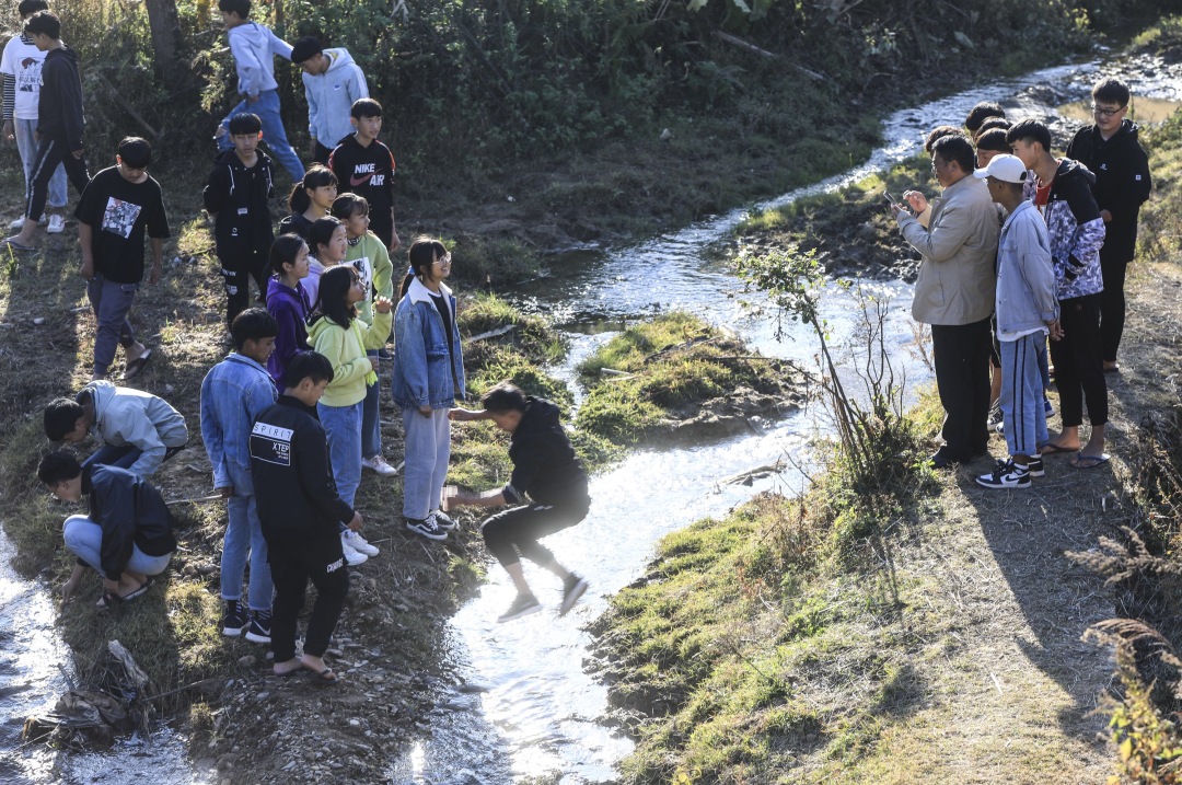 2017马云乡村教师重回课堂演讲,马云乡村教师的发展历程