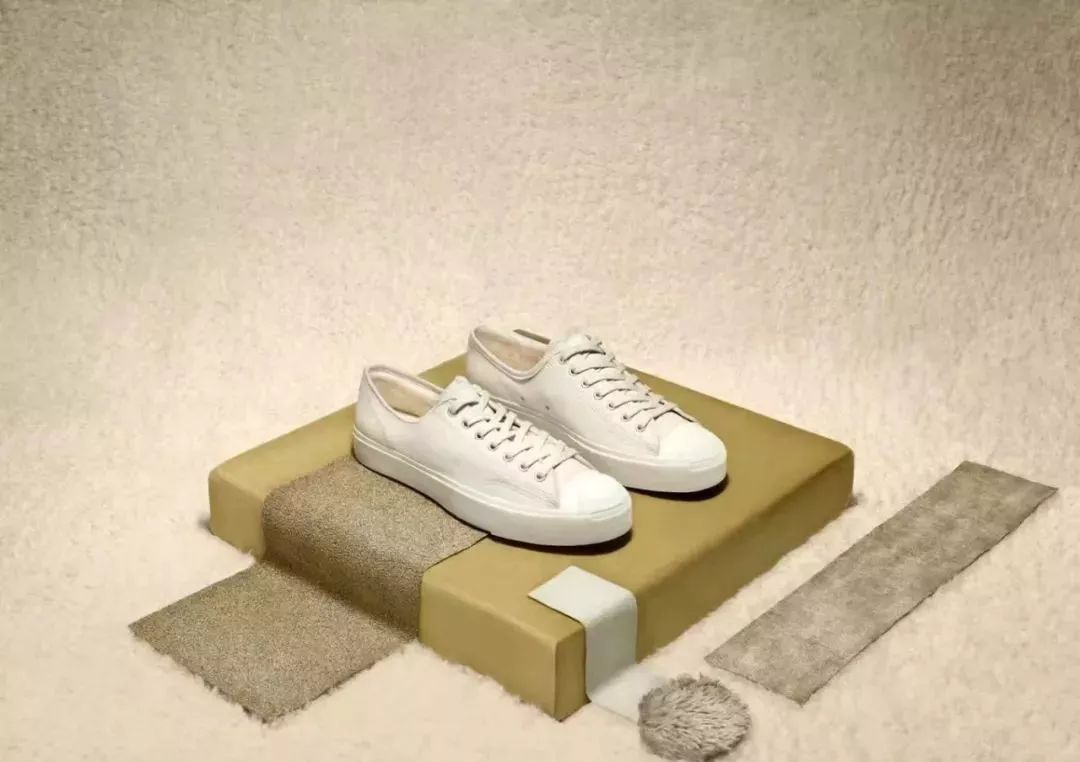 欧阳娜娜穿匡威经典款,匡威高帮帆布鞋欧阳娜娜