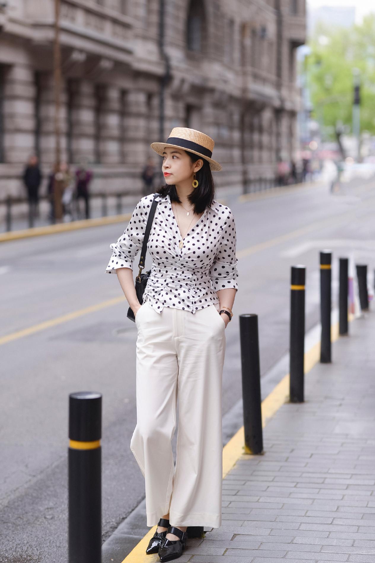 穿阔腿裤怎么搭上衣？看三木的穿搭示范，时尚又高级