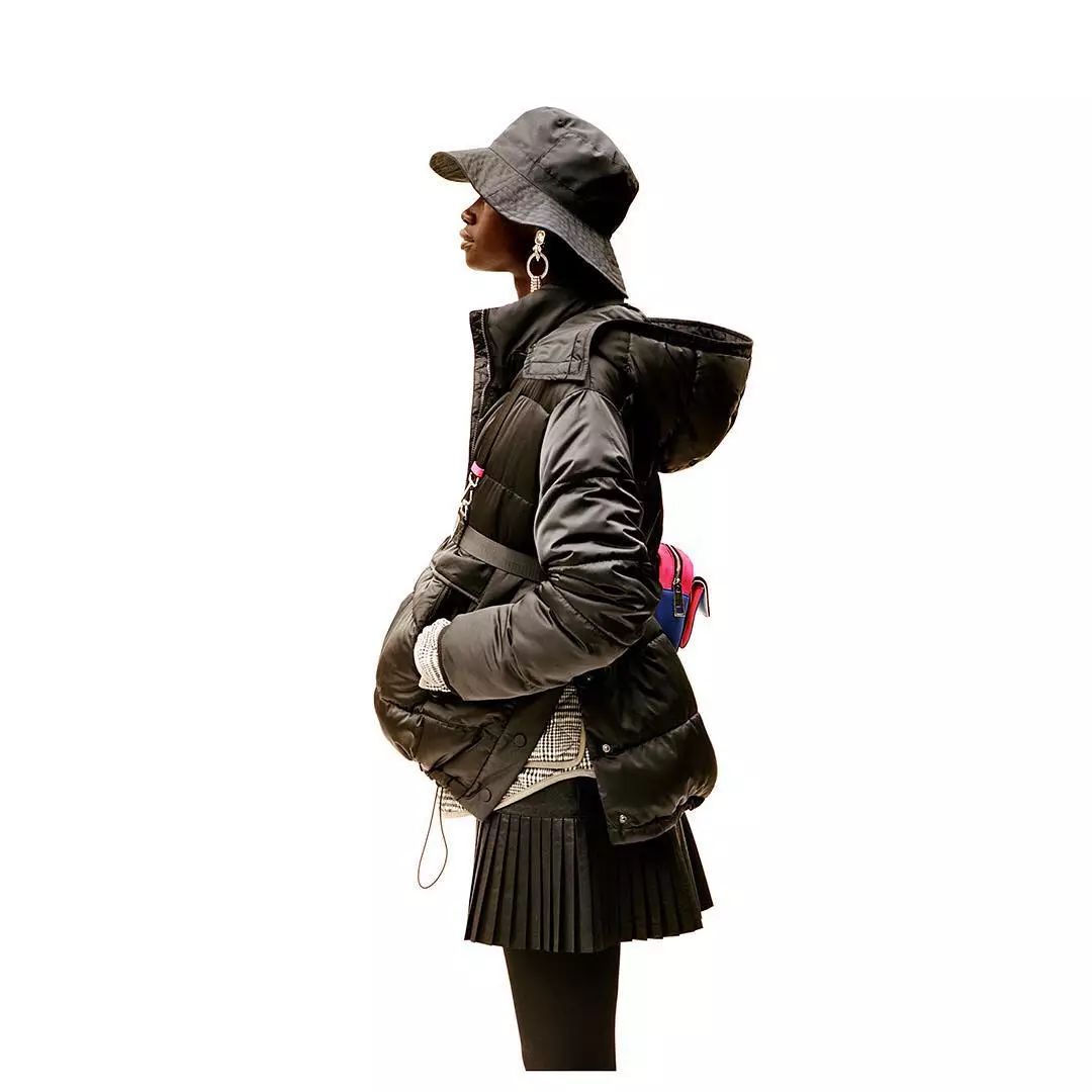 双十一大牌羽绒服打折,双十一购物狂欢节冲锋衣冬