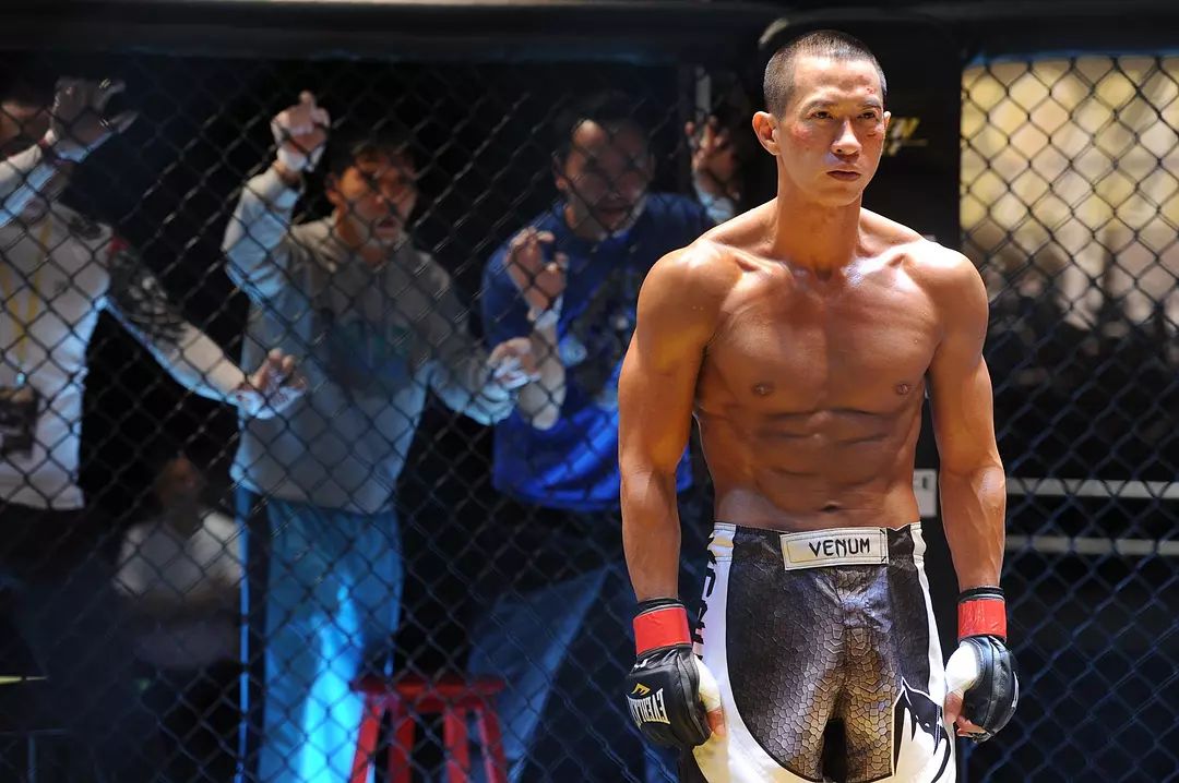 亲爱的热爱的韩商言腹肌,韩商言露出全部腹肌