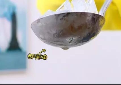 煲汤里多的油怎么办,煲汤表面有油怎么回事