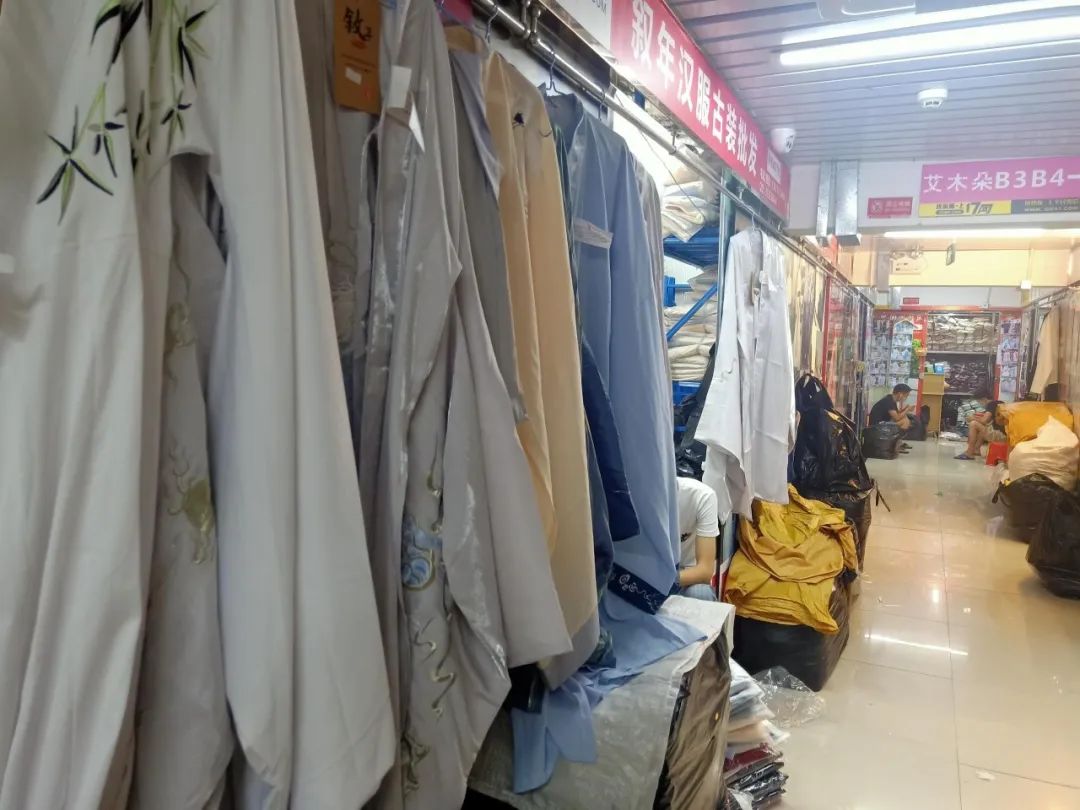 汉服jk制服lolita哪个更受欢迎,jk制服和汉服市场