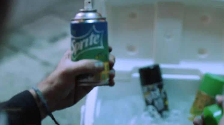 雪碧是一种杀虫剂吗,雪碧装杯子里喷出来了