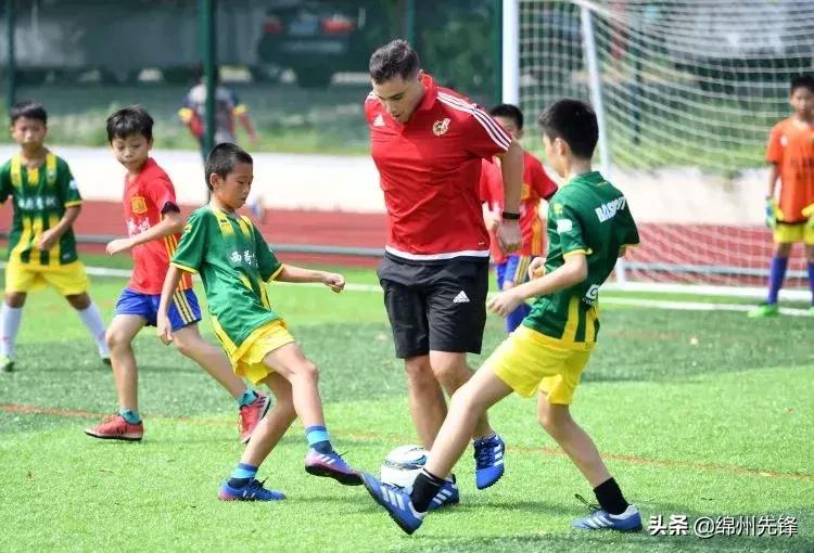 长着外国脸却是中国人,长着外国脸