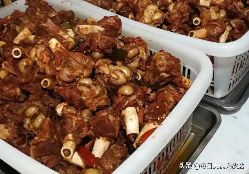 济南串门烧烤羊棒骨,济南胖子烧烤羊棒骨