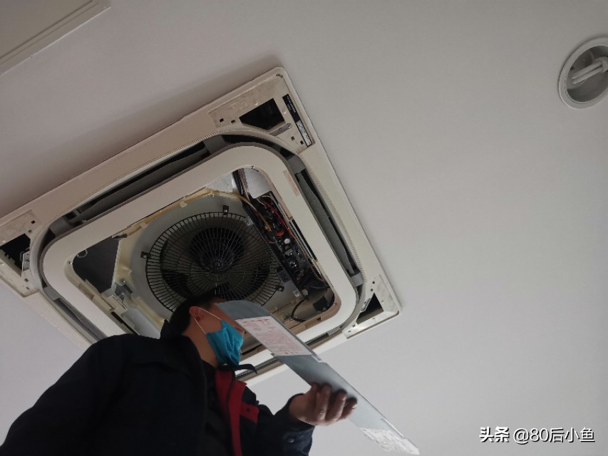 中央空调吸顶机清洗,拆中央空调吸顶机视频