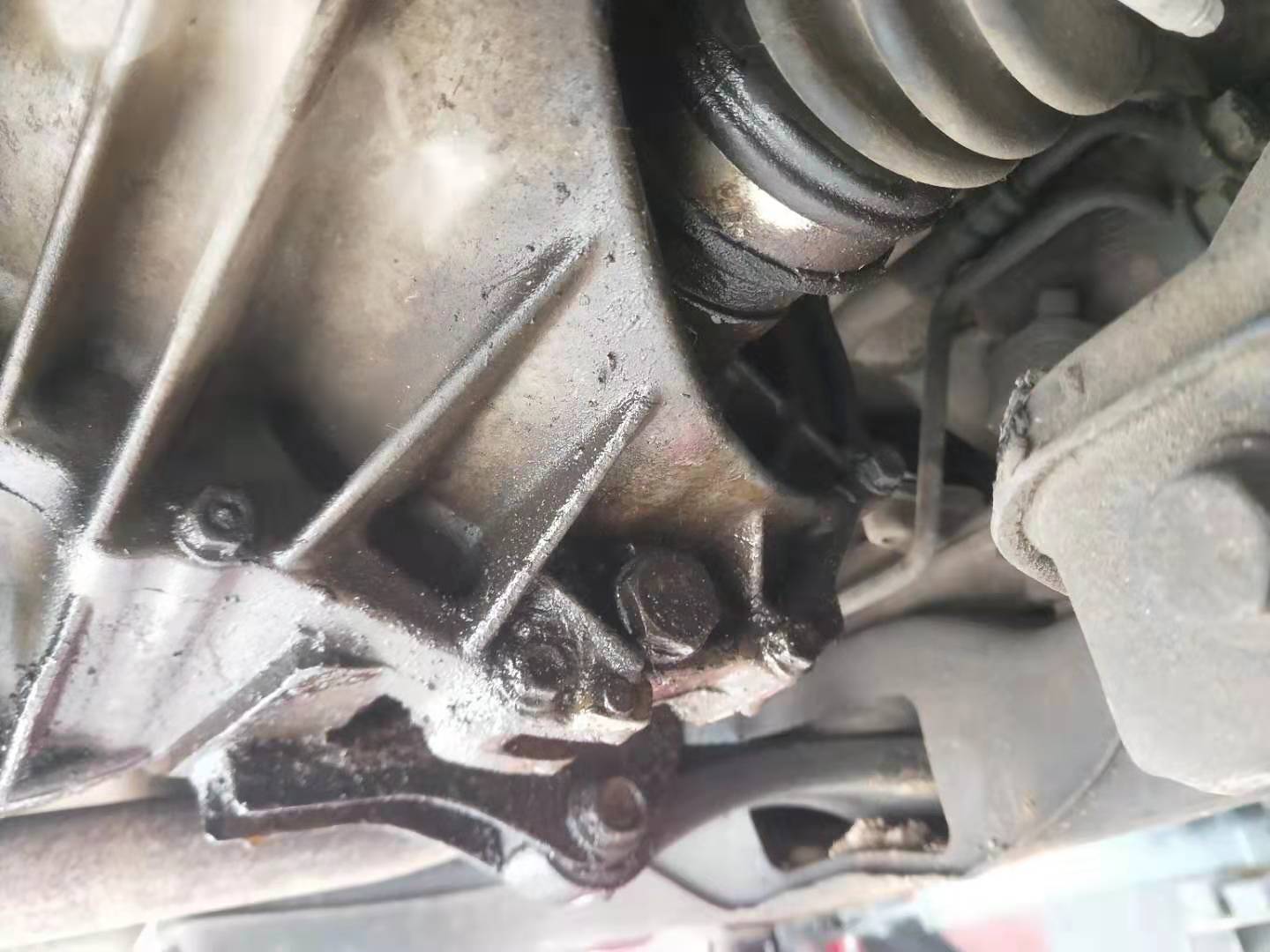 胖哥汽车凹陷修复,胖哥维修汽车