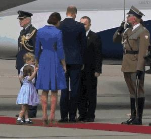 年龄相差89岁，英国王室最强带货组合