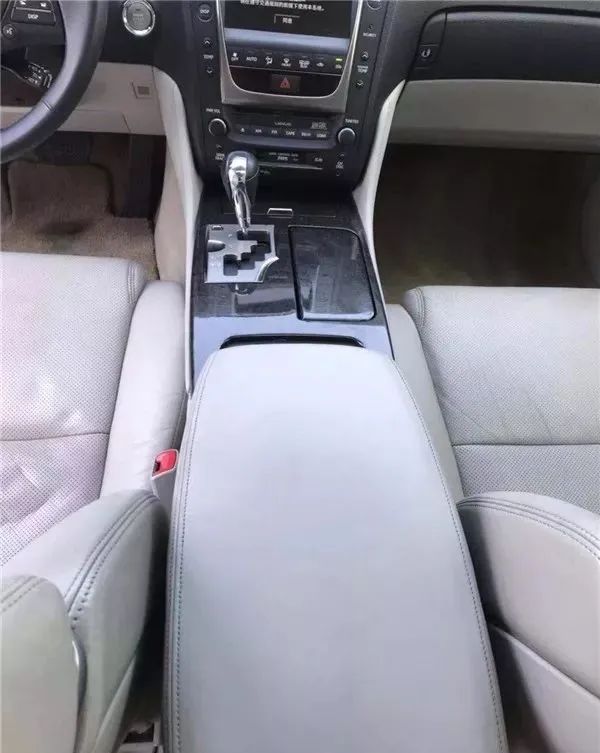 有哪些性能出众的豪车推荐,好车推荐10万雷克萨斯