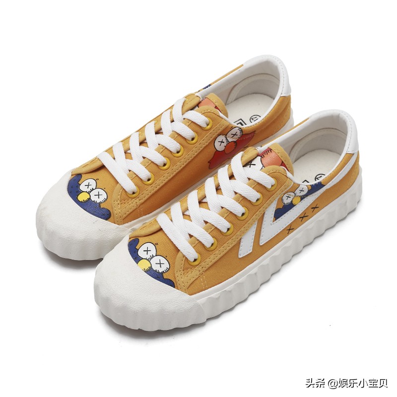 2019春季最流行小白帆布鞋 (适合女学生党穿的平价高帮帆布鞋)