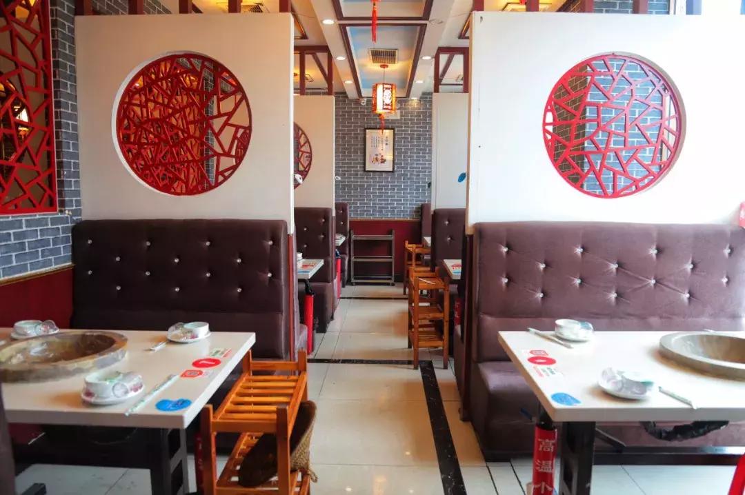 云南特色蒸汽石锅鱼什么鱼最好,特色美味云南蒸汽石锅鱼