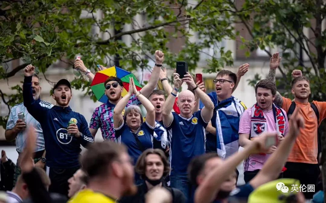 街头斗殴、醉酒裸奔...一大波短裙男子不顾警告涌入伦敦