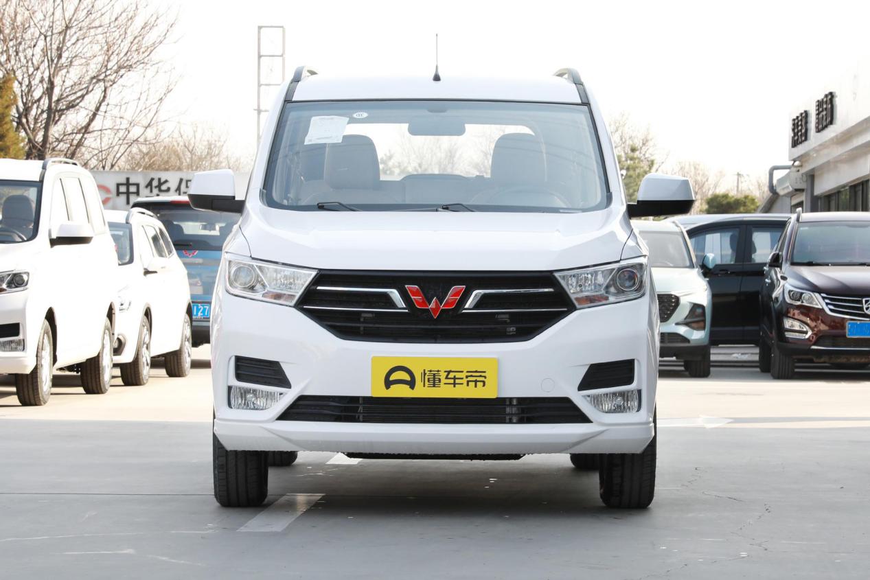 五菱宏光空间小吗,五菱宏光空间宽敞