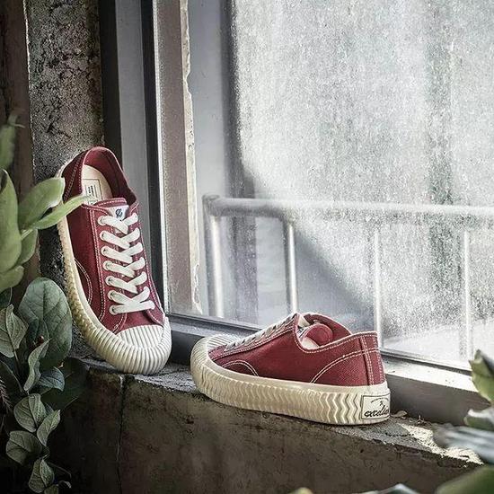 这5款经典帆布鞋还能再流行100年,什么牌子的帆布鞋舒服耐穿又好看