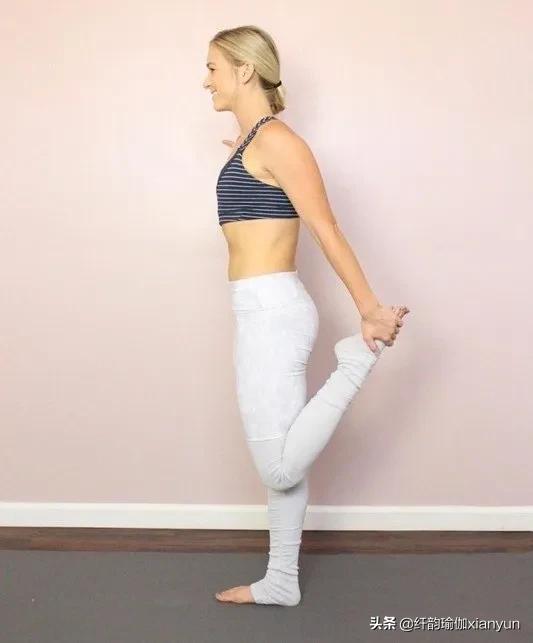 腰骶部疼痛适合什么瑜伽体式,腰部酸痛的瑜伽练法