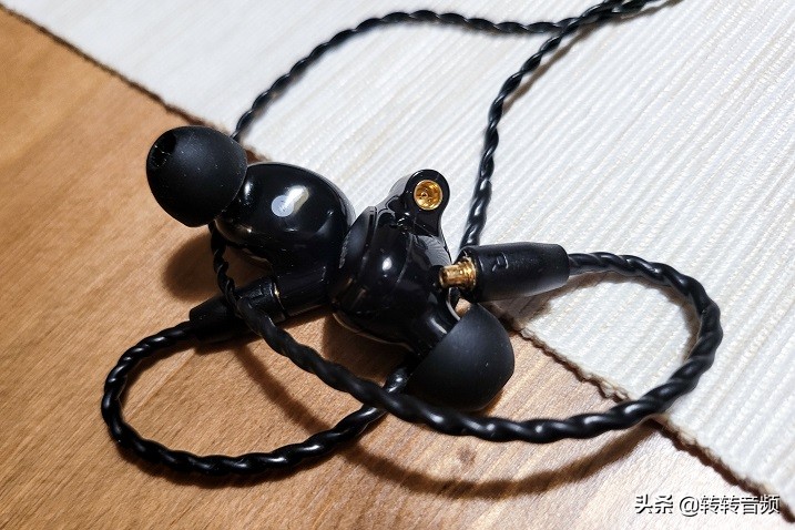 飞利浦s3201真实评测,音质惊艳耳机