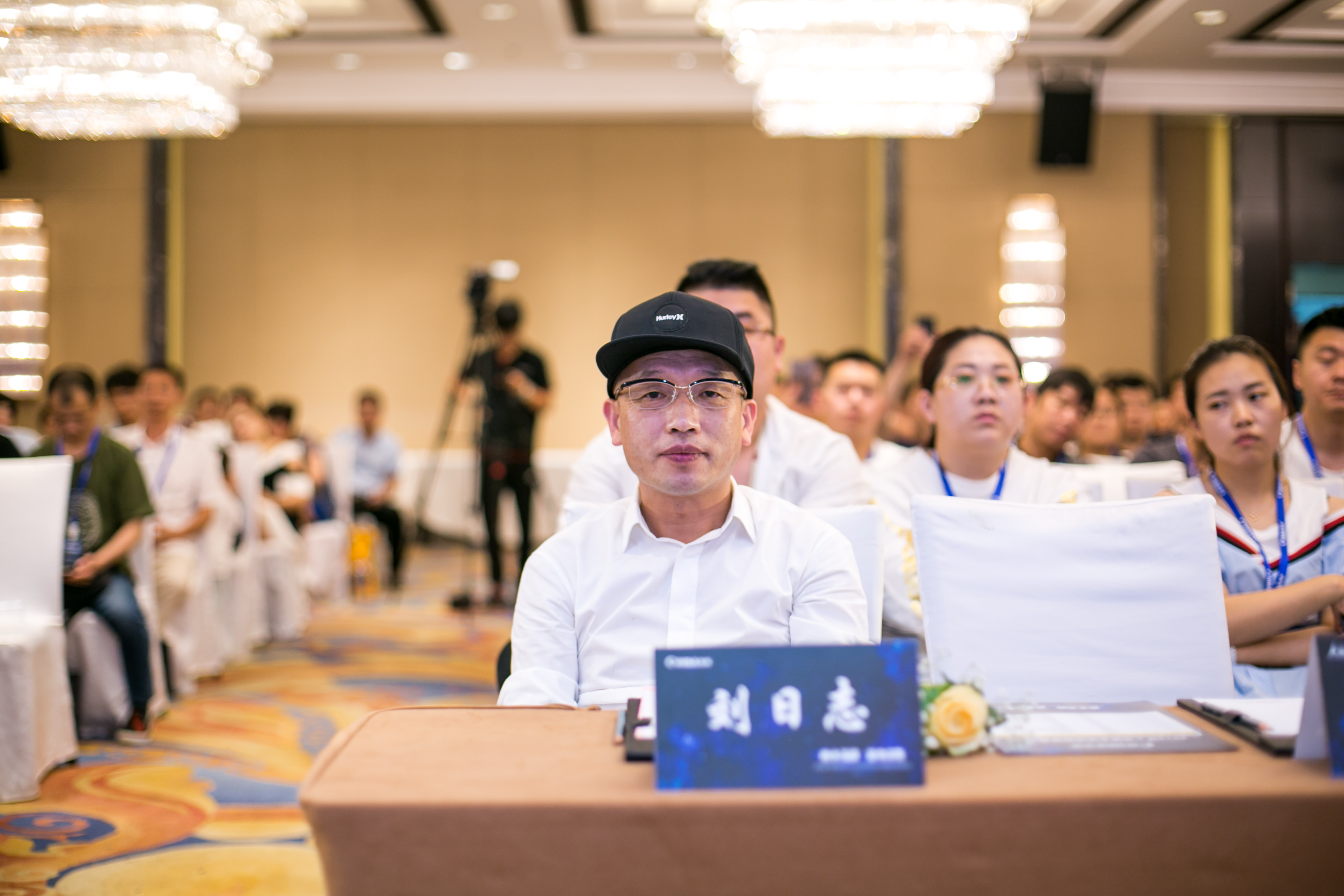 中年无畏，狂人刘日志的二次创业