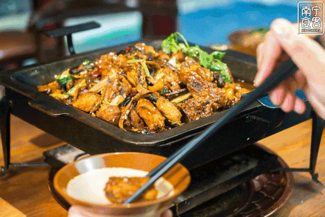 正宗蛙锅,这是一锅有灵魂的美食