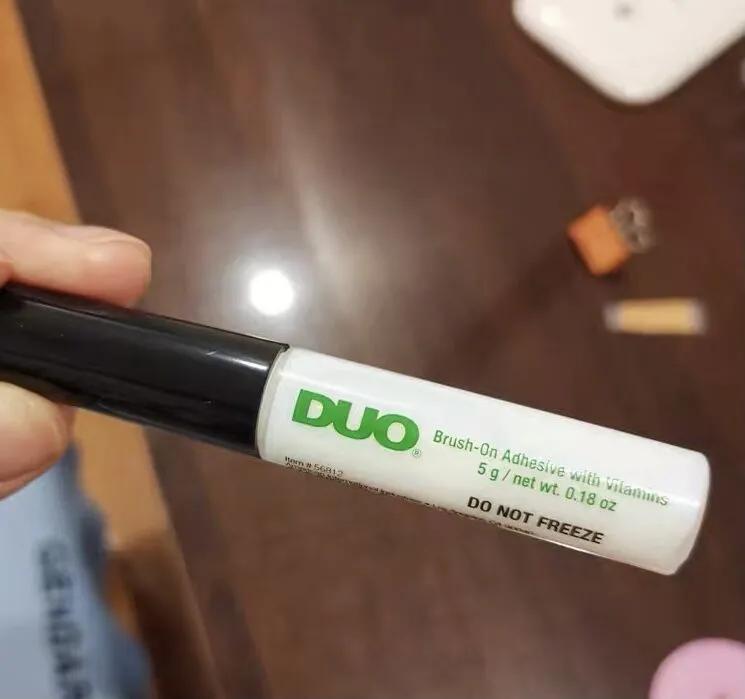 新手化妆推荐假睫毛胶水,新手适合哪种假睫毛胶