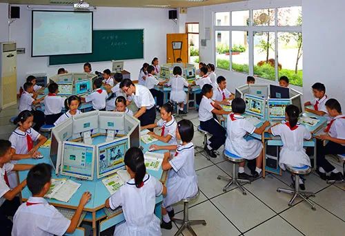 在一个学校读了9年怎么表达,在城南小学读书是种什么体验