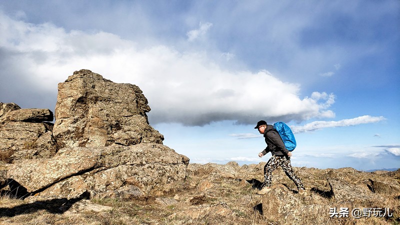 塞北初夏，拓乐陪我逐云日，拓乐Thule35LAllTrailX背包测评