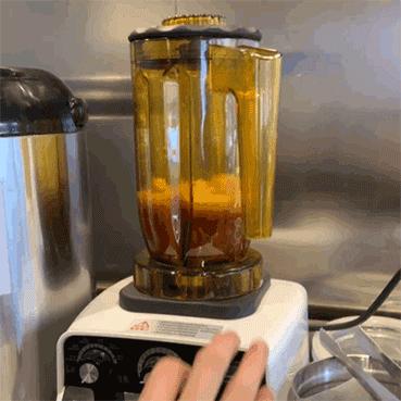 烧仙草桶装超大杯奶茶,超级有料烧仙草奶茶