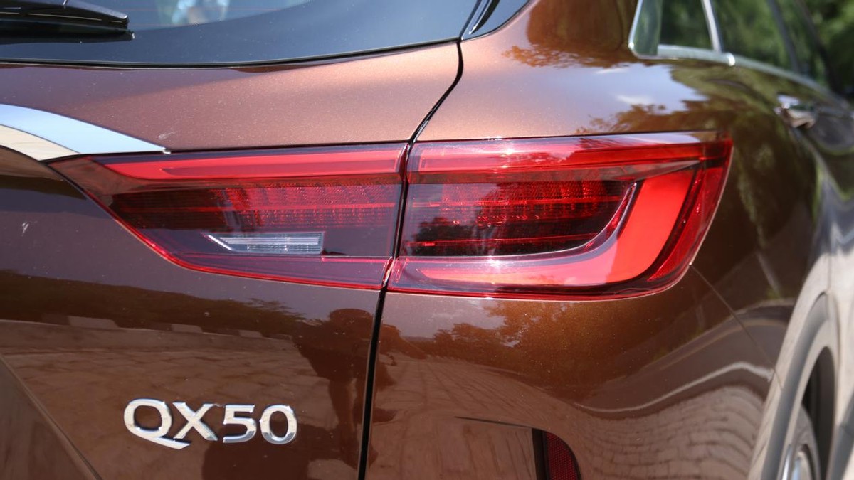 细节全面解析汽车,英菲尼迪qx50悦享版自驾