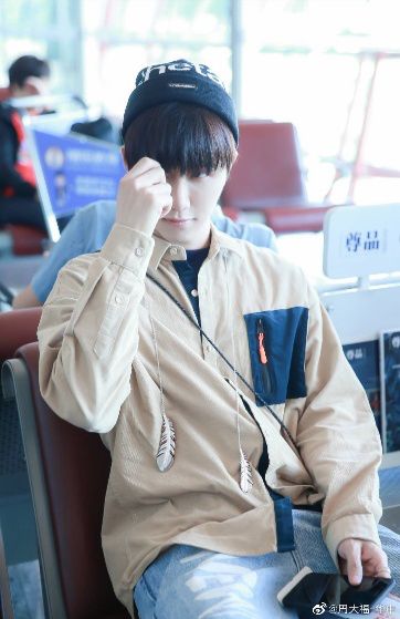 周大福最新款羽毛项链,周大福比较重的项链