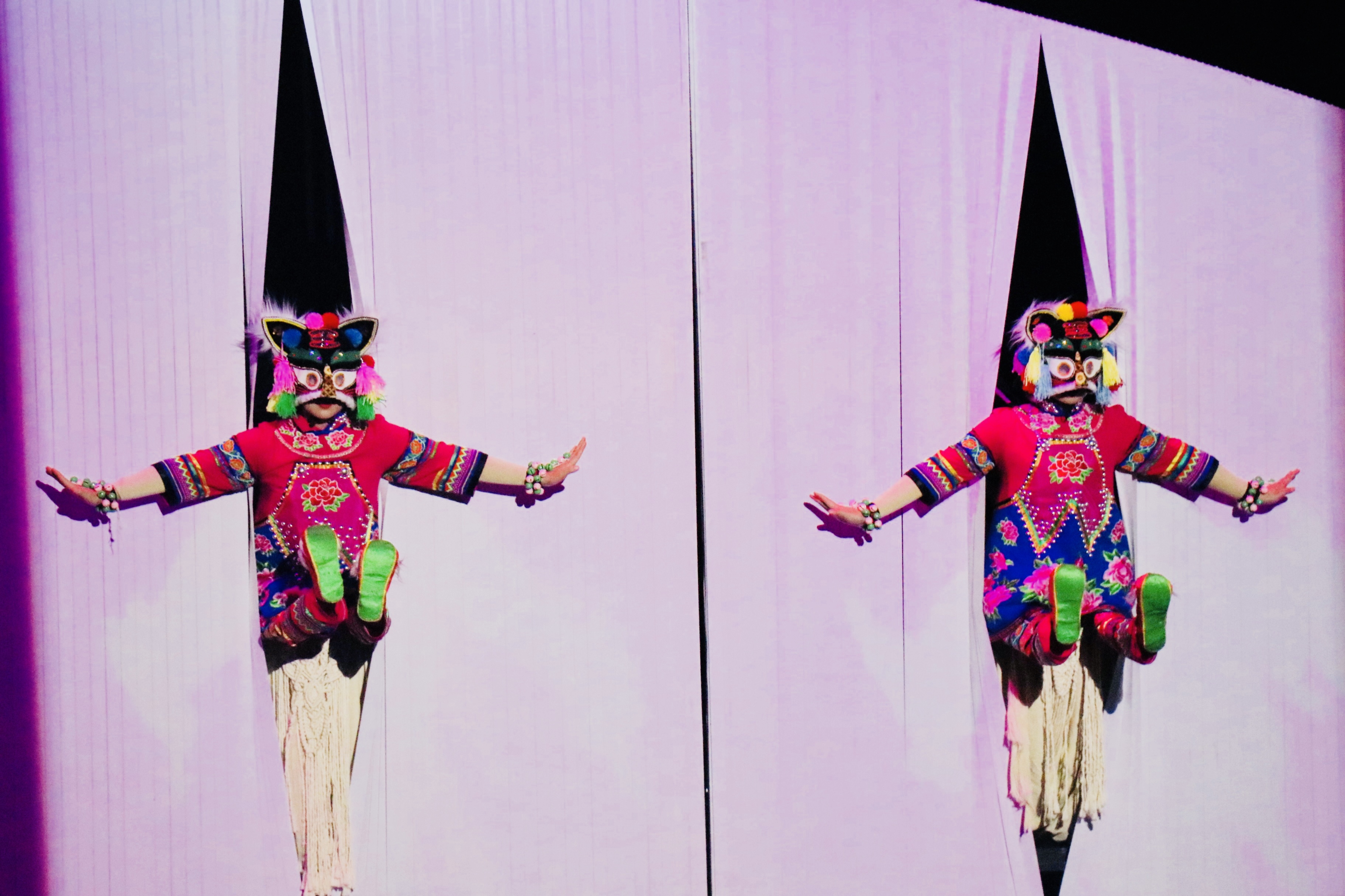 楚雄彝绣彝族服装,彝族民族服饰服装展