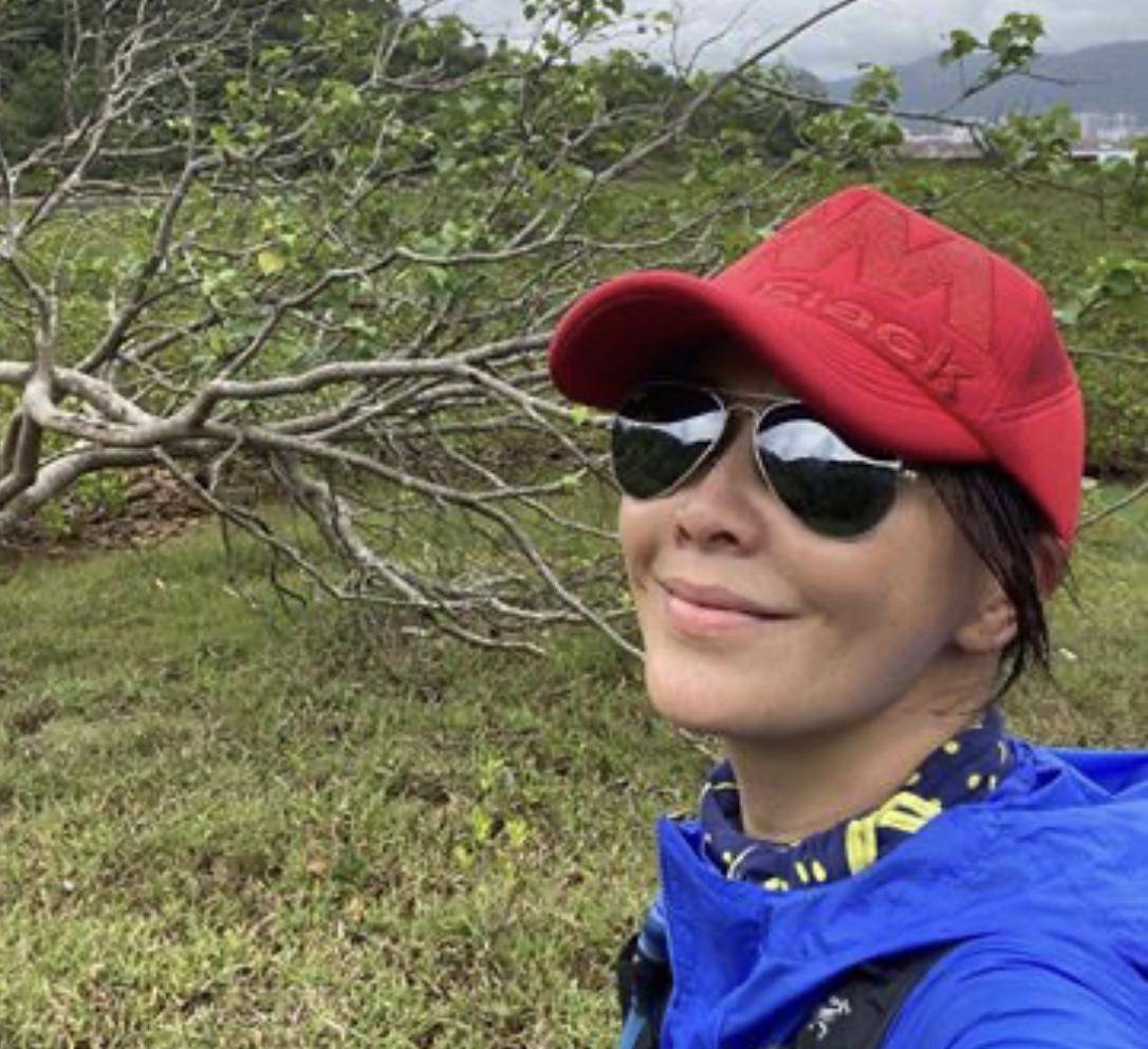 梁朝伟为刘嘉玲惊喜,刘嘉玲和梁朝伟爬山