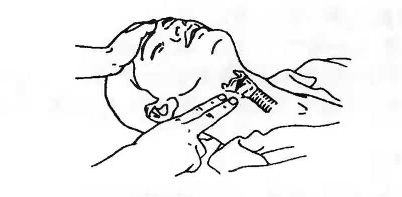 盘江总医院：家长们注意了！藏在幼儿衣物里的“隐形杀手”不容忽视