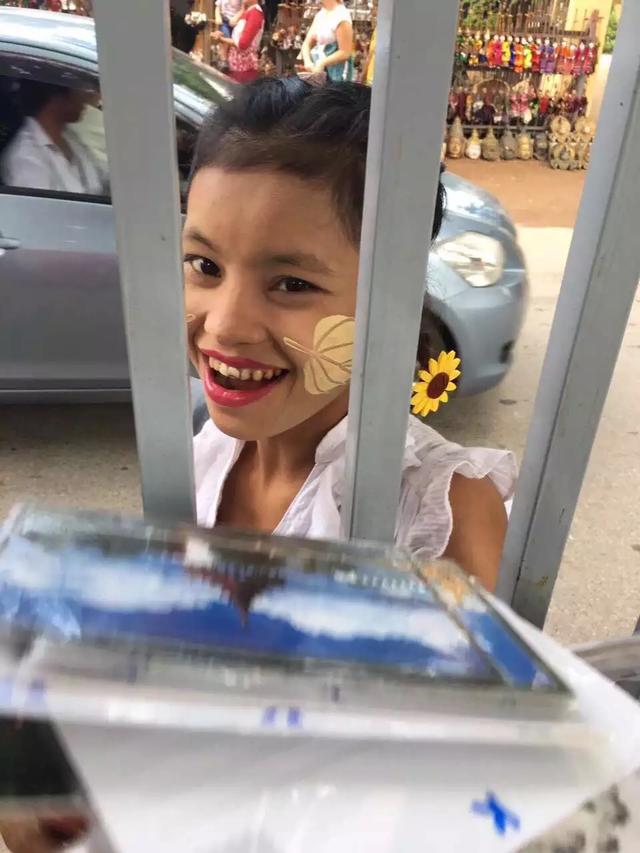 缅甸帝王绿翡翠手镯价格及图片,缅甸翡翠是帝王绿好还是阳绿好